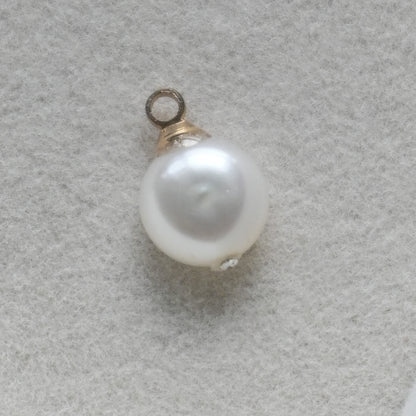 Pearl Charm (Gold)