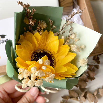 Sunflower Graduation Gift Set III (White)