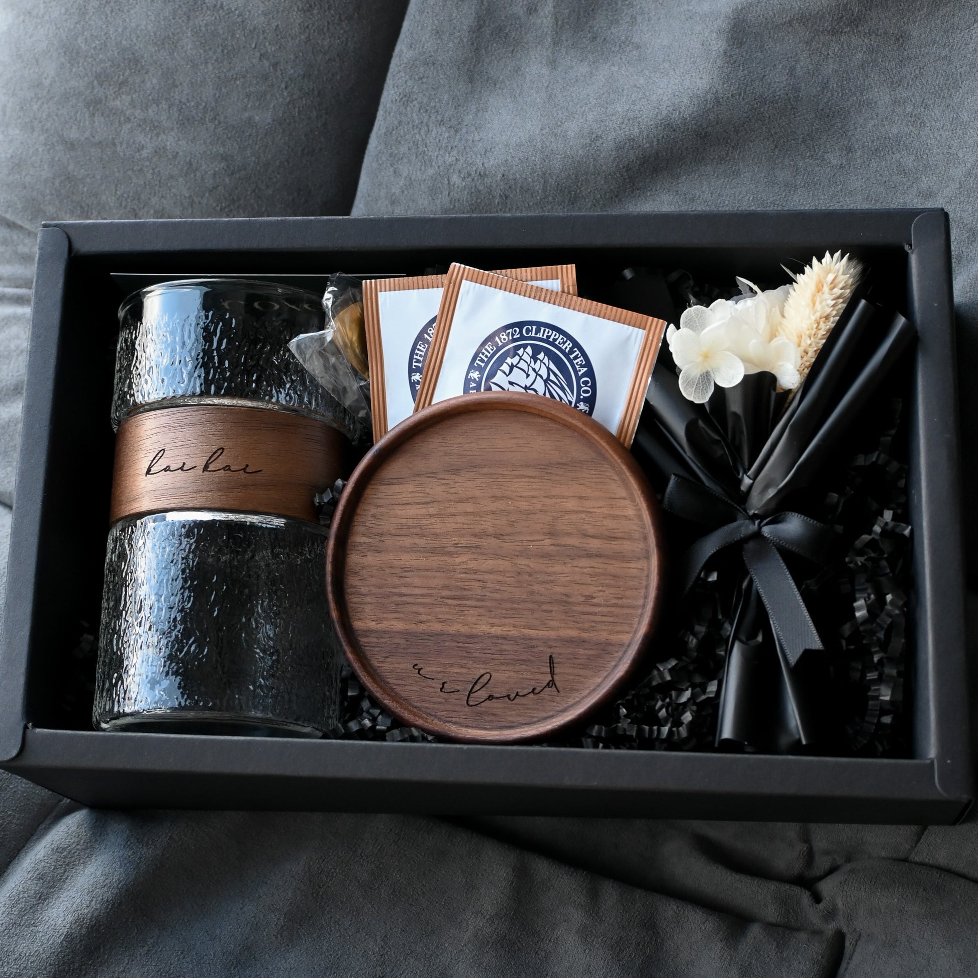 Personalised Classic Walnut Gift Set - The Black Edition Singapore