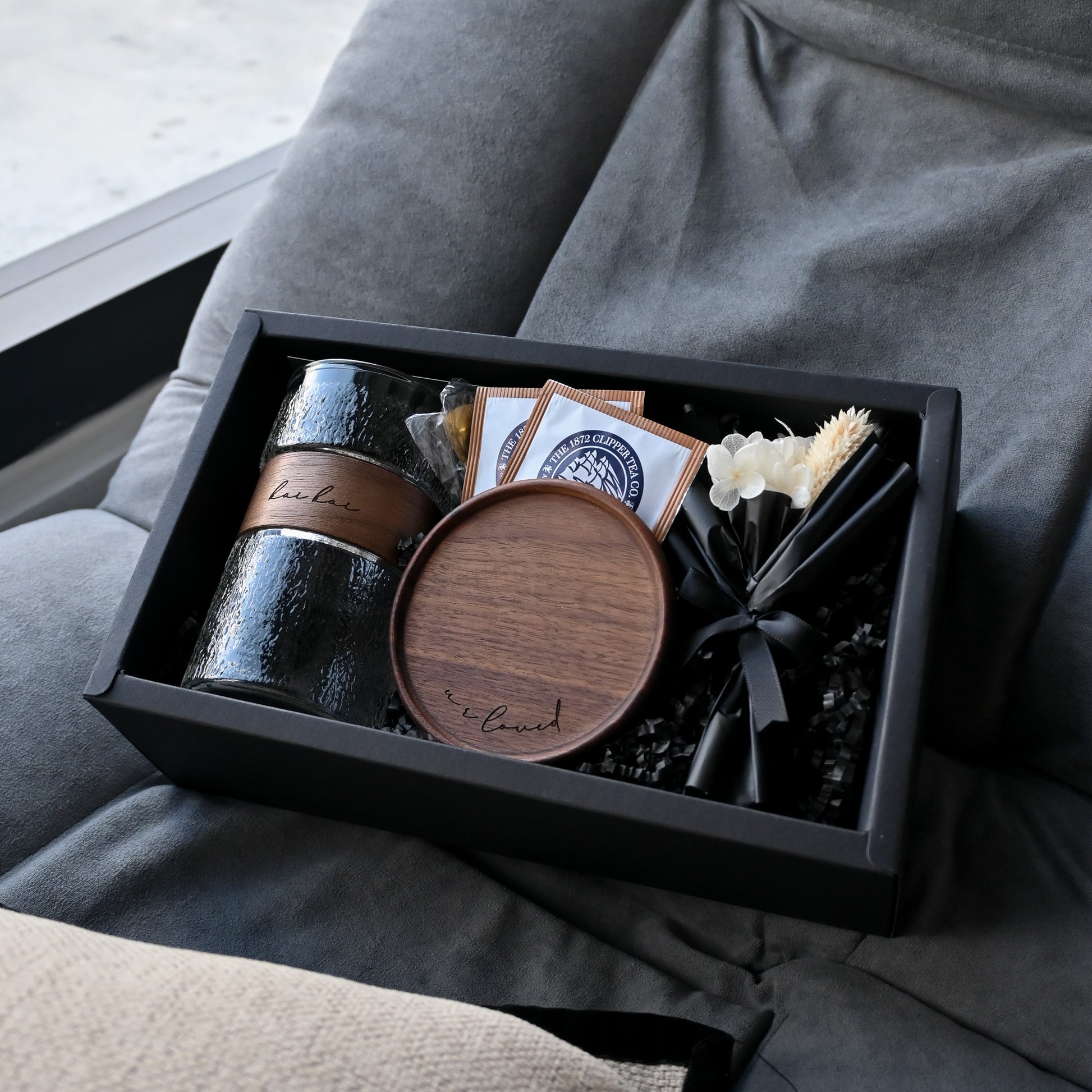 Personalised Classic Walnut Gift Set - The Black Edition Singapore